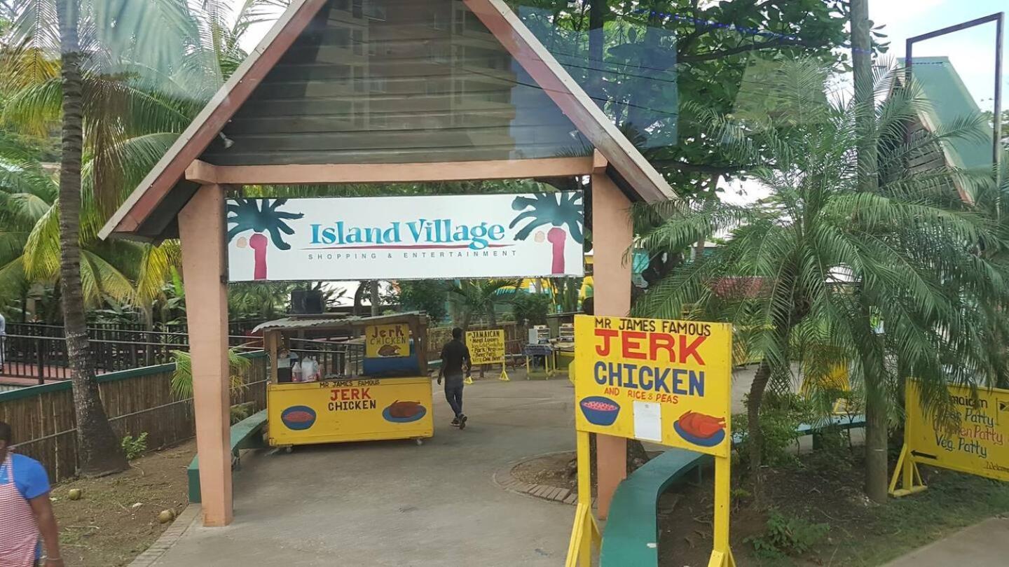 Fisherman'S Point Beach-Front Condomania Ocho Rios Exteriör bild